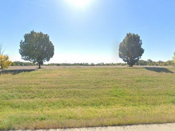 8002 Morgan Circle, Spring Grove, IL 60081