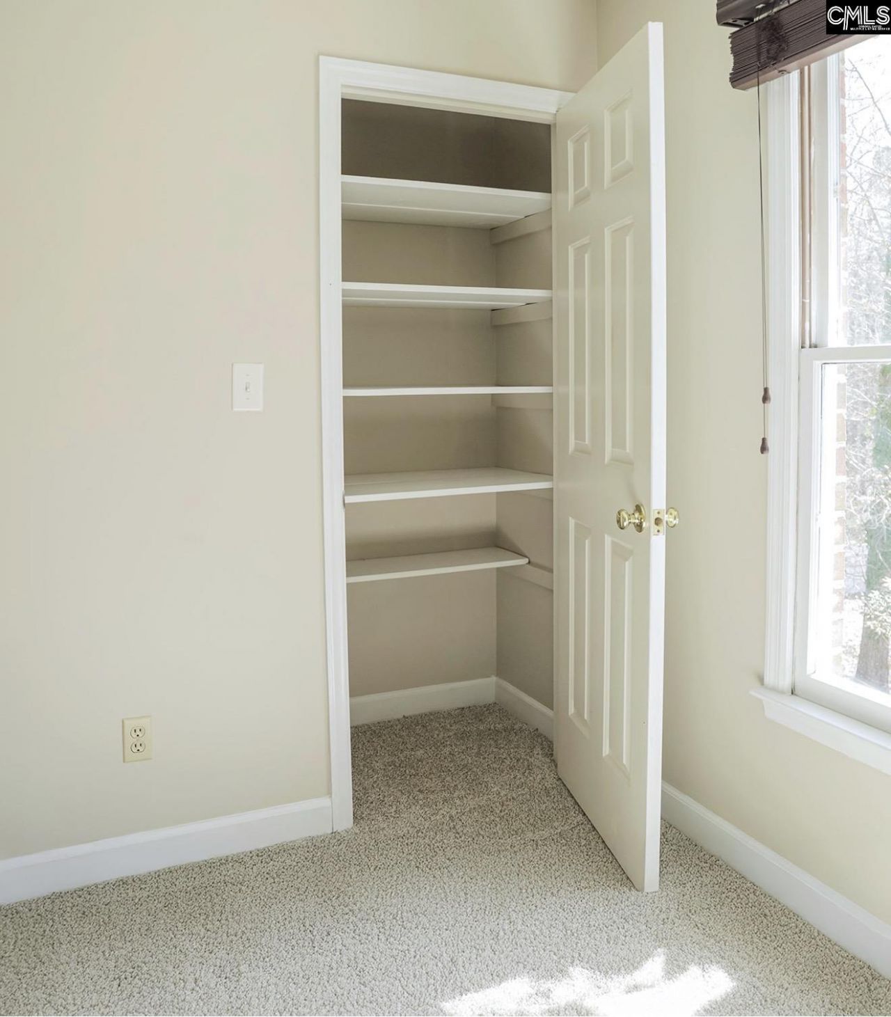 1560 Lee Boulevard Photo 14