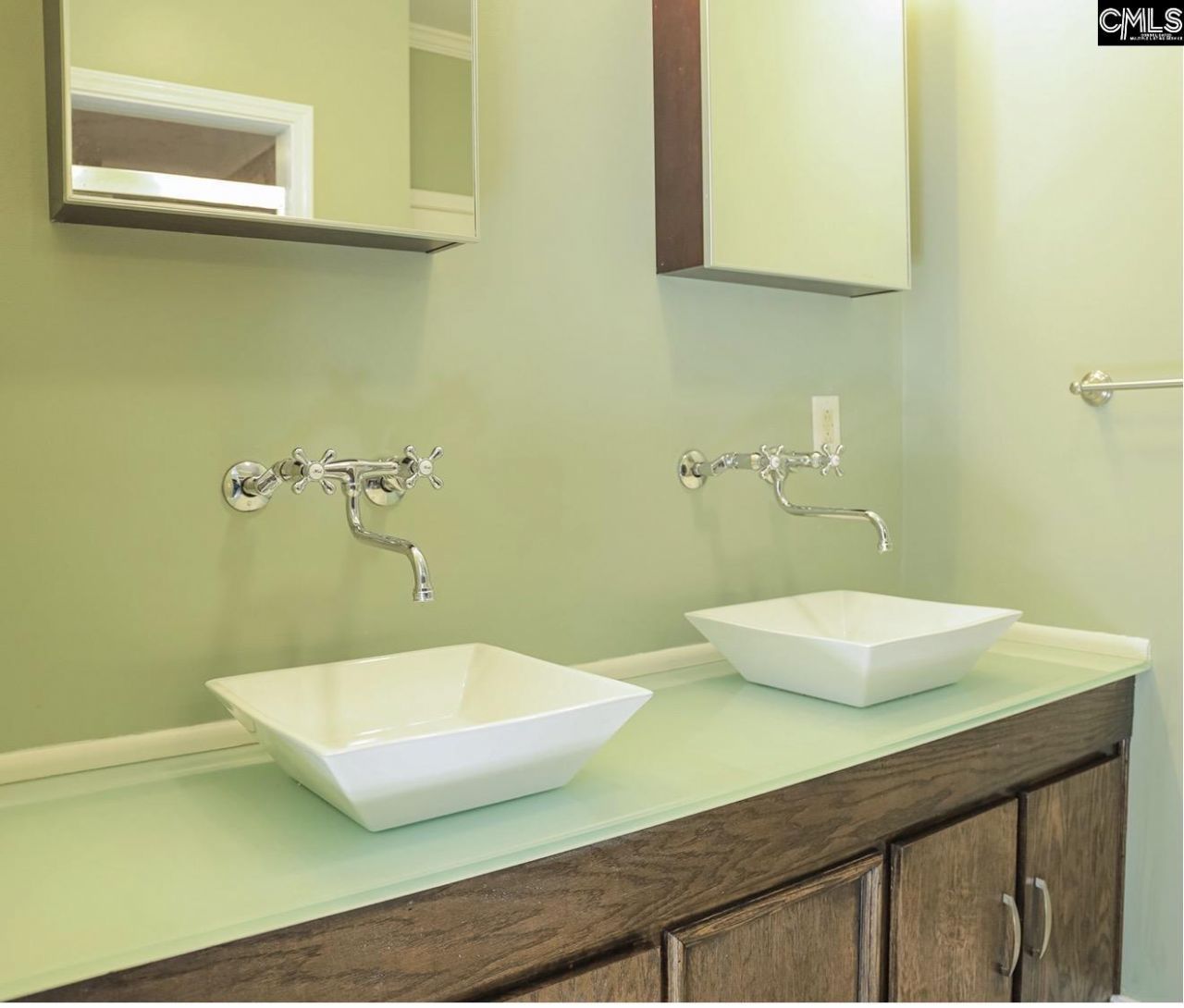 1560 Lee Boulevard Photo 15