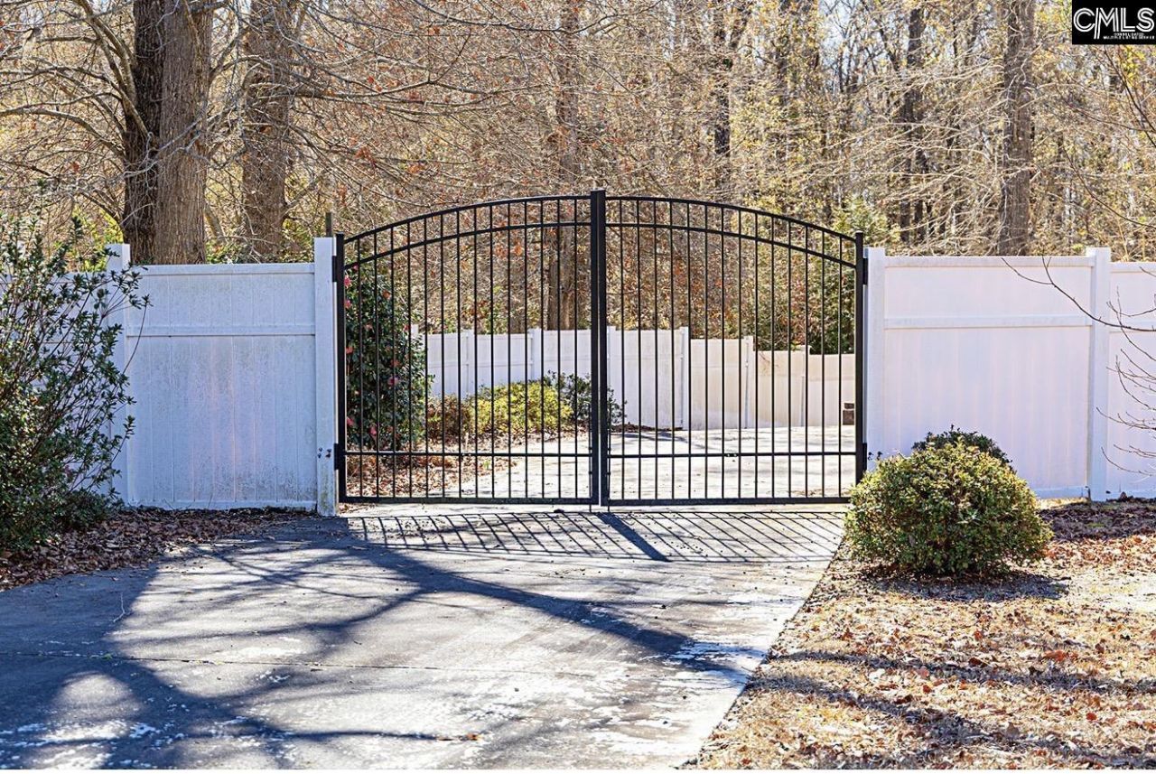 1560 Lee Boulevard Photo 21