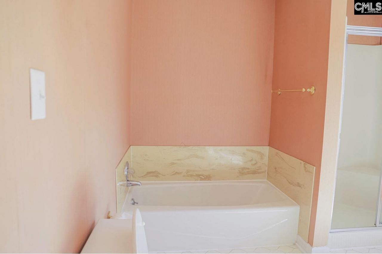 1560 Lee Boulevard Photo 31