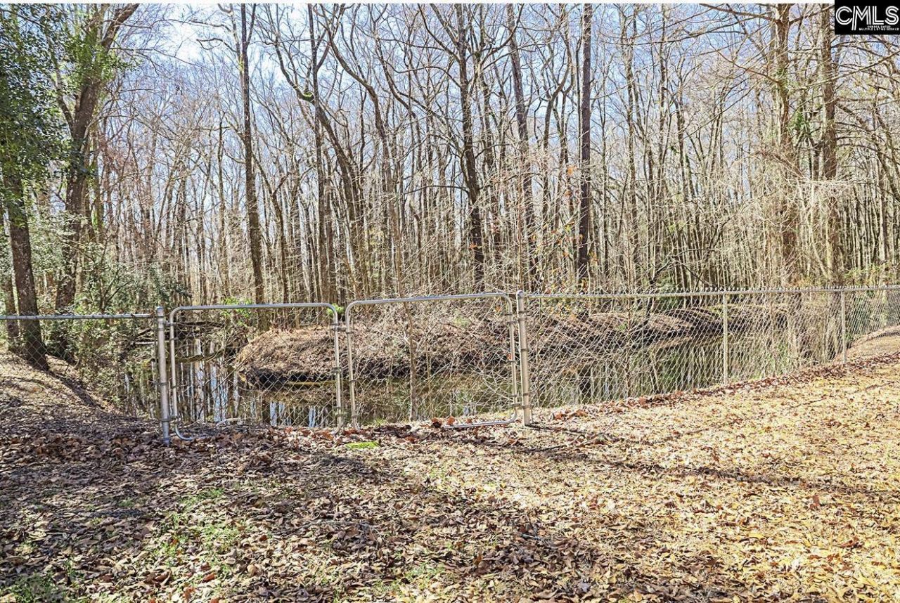 1560 Lee Boulevard Photo 40