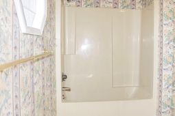 1560 Lee Boulevard photo 4