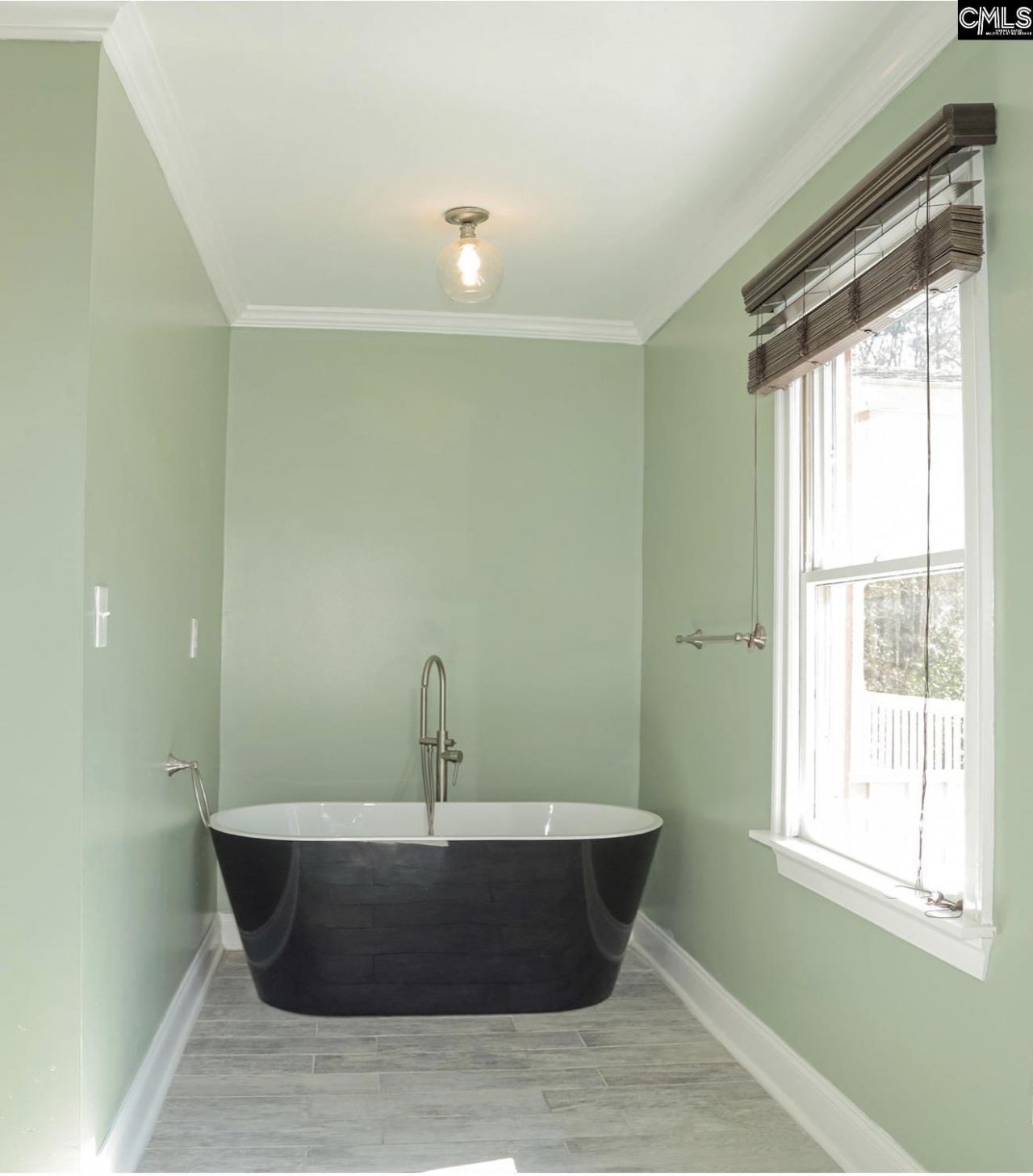 1560 Lee Boulevard Photo 8