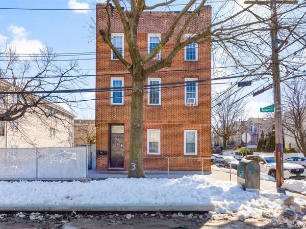 2932 Baisley Avenue , Bronx, NY 10461