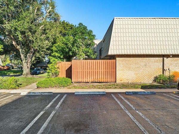 1700 Embassy Drive, Unit 708, West Palm Beach, FL 33401