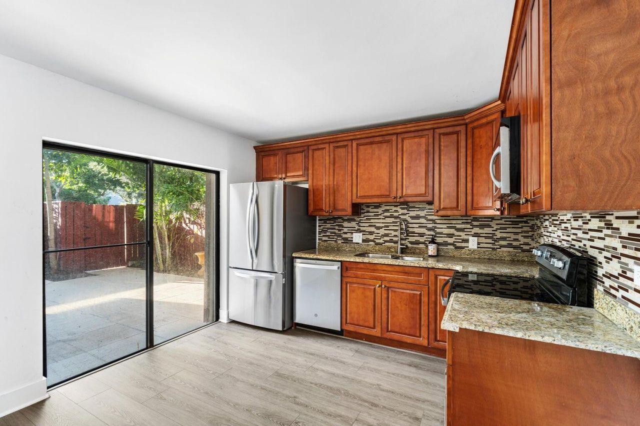 1700 Embassy Drive, Unit 708, West Palm Beach, FL 33401 Photo