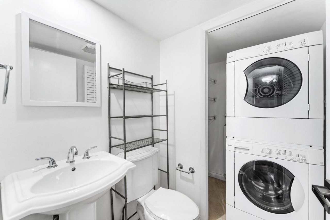 1700 Embassy Drive, Unit 708, West Palm Beach, FL 33401 Photo