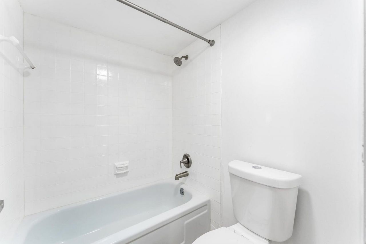 1700 Embassy Drive, Unit 708, West Palm Beach, FL 33401 Photo