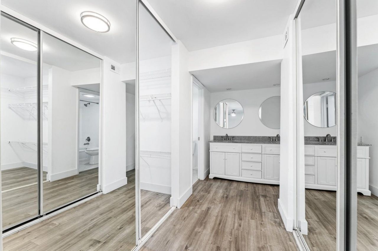 1700 Embassy Drive, Unit 708, West Palm Beach, FL 33401 Photo