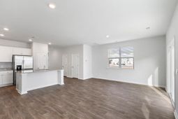 321 Bluebell Way photo 4