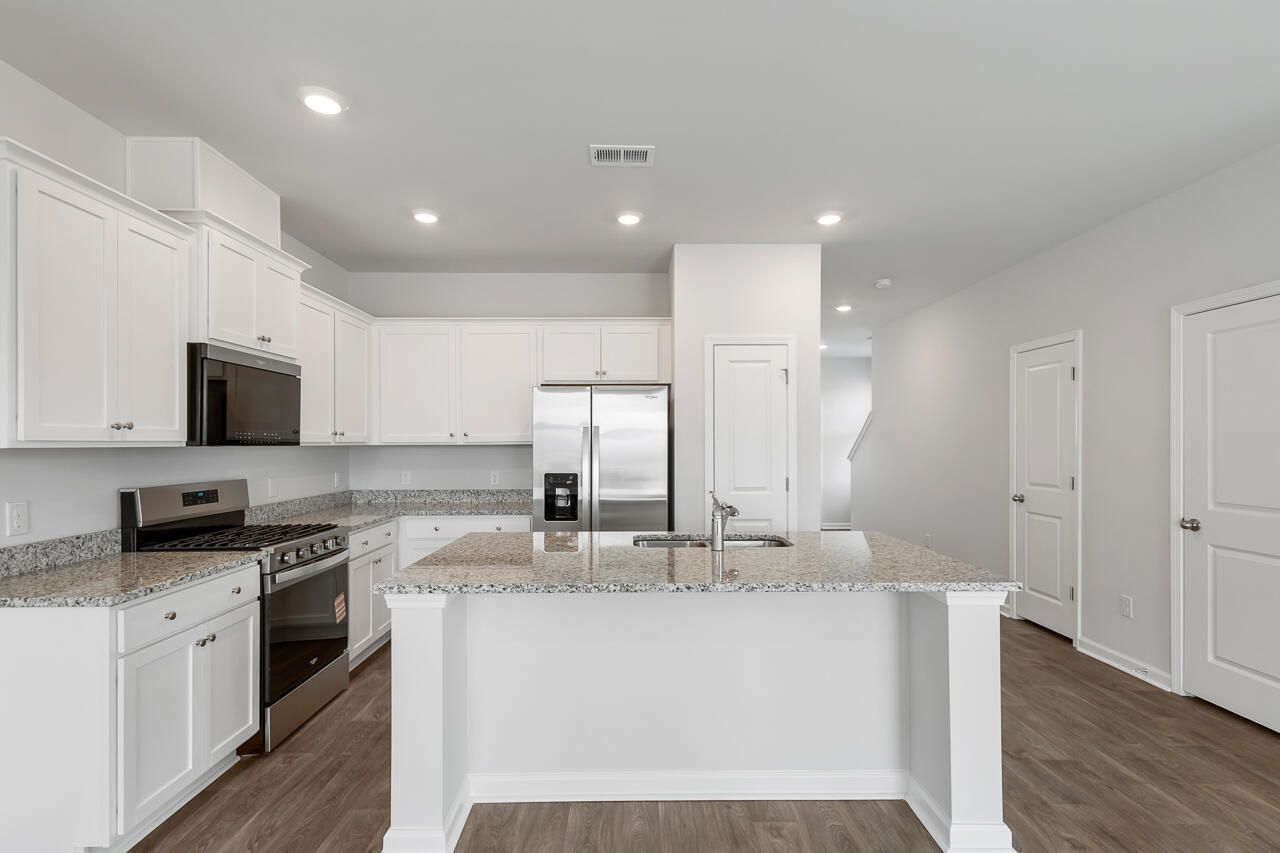 321 Bluebell Way Photo 8