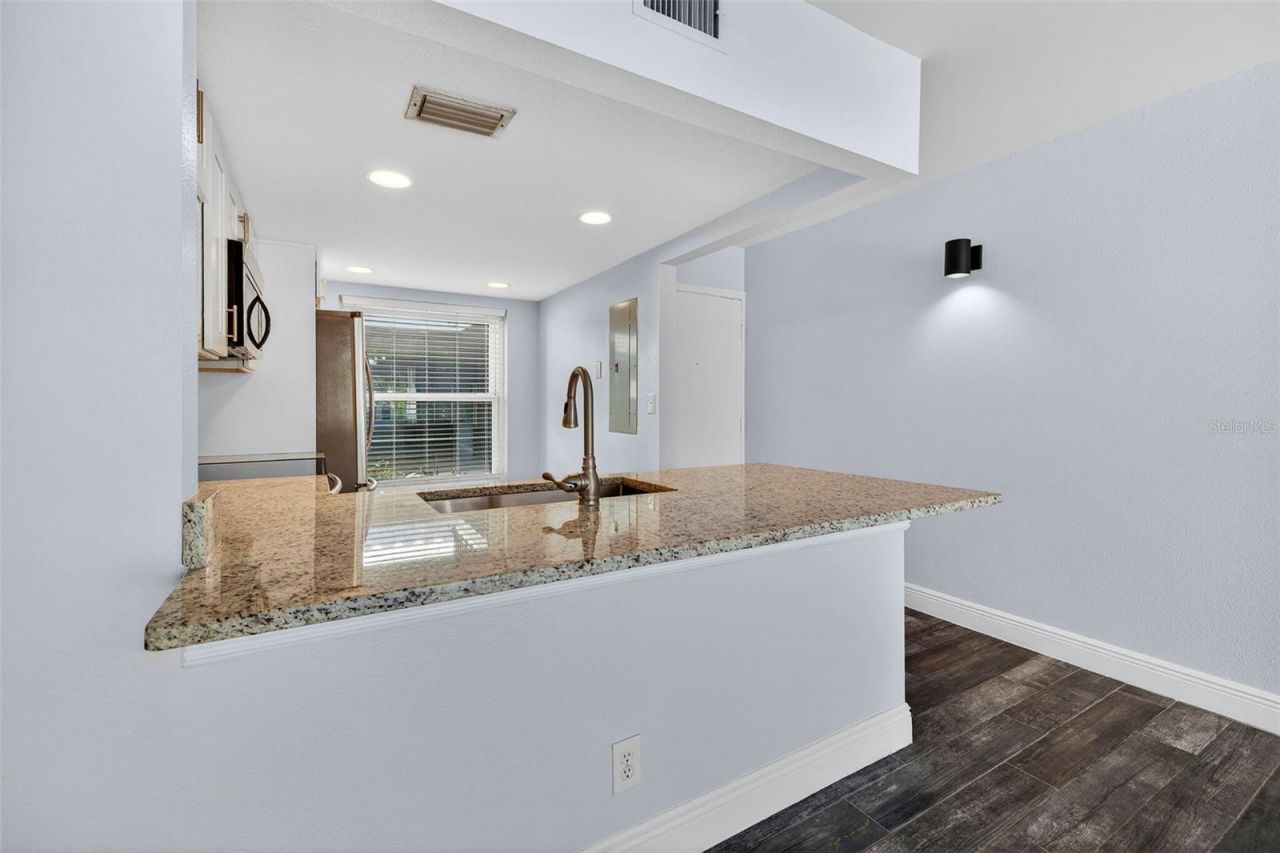 6210 Sun Boulevard, Unit 112, Saint Petersburg, FL 33715 Photo