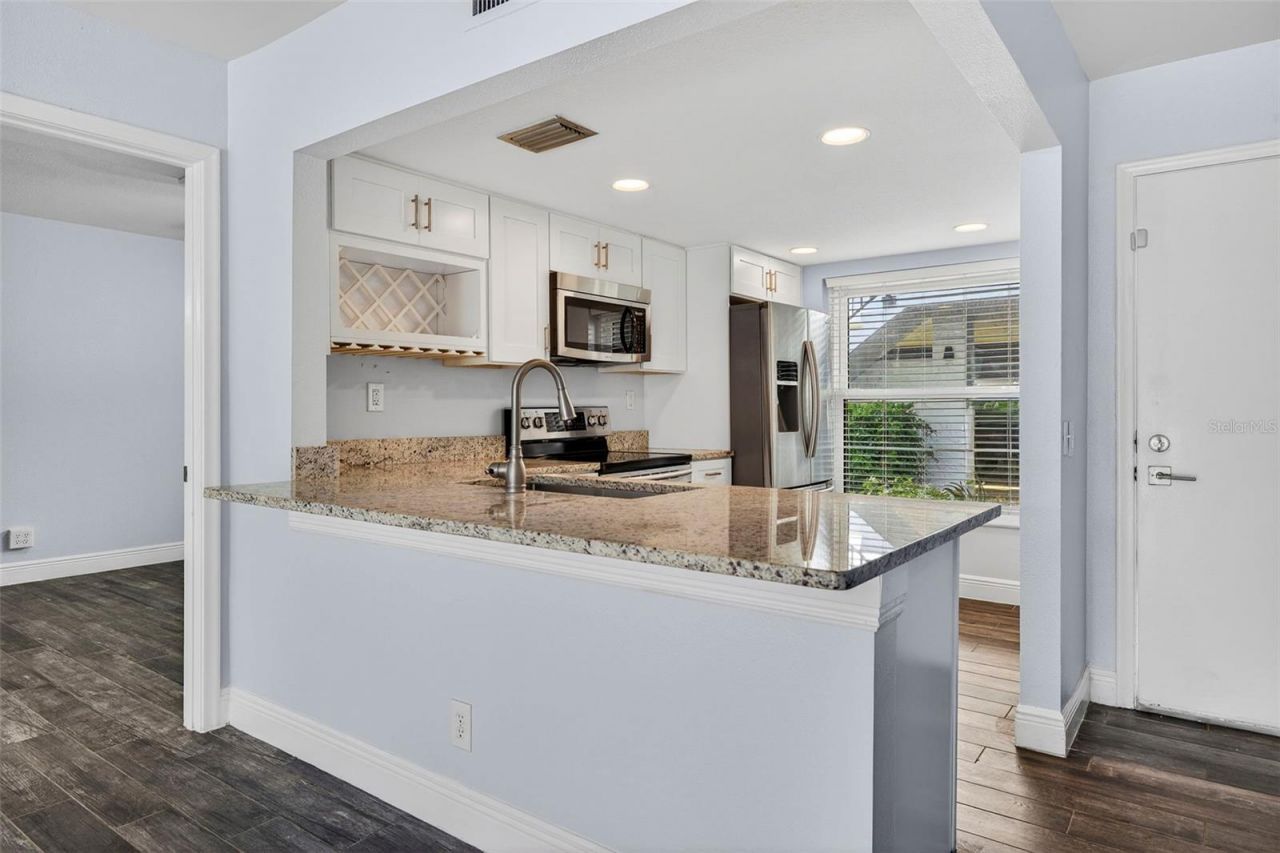 6210 Sun Boulevard, Unit 112, Saint Petersburg, FL 33715 Photo