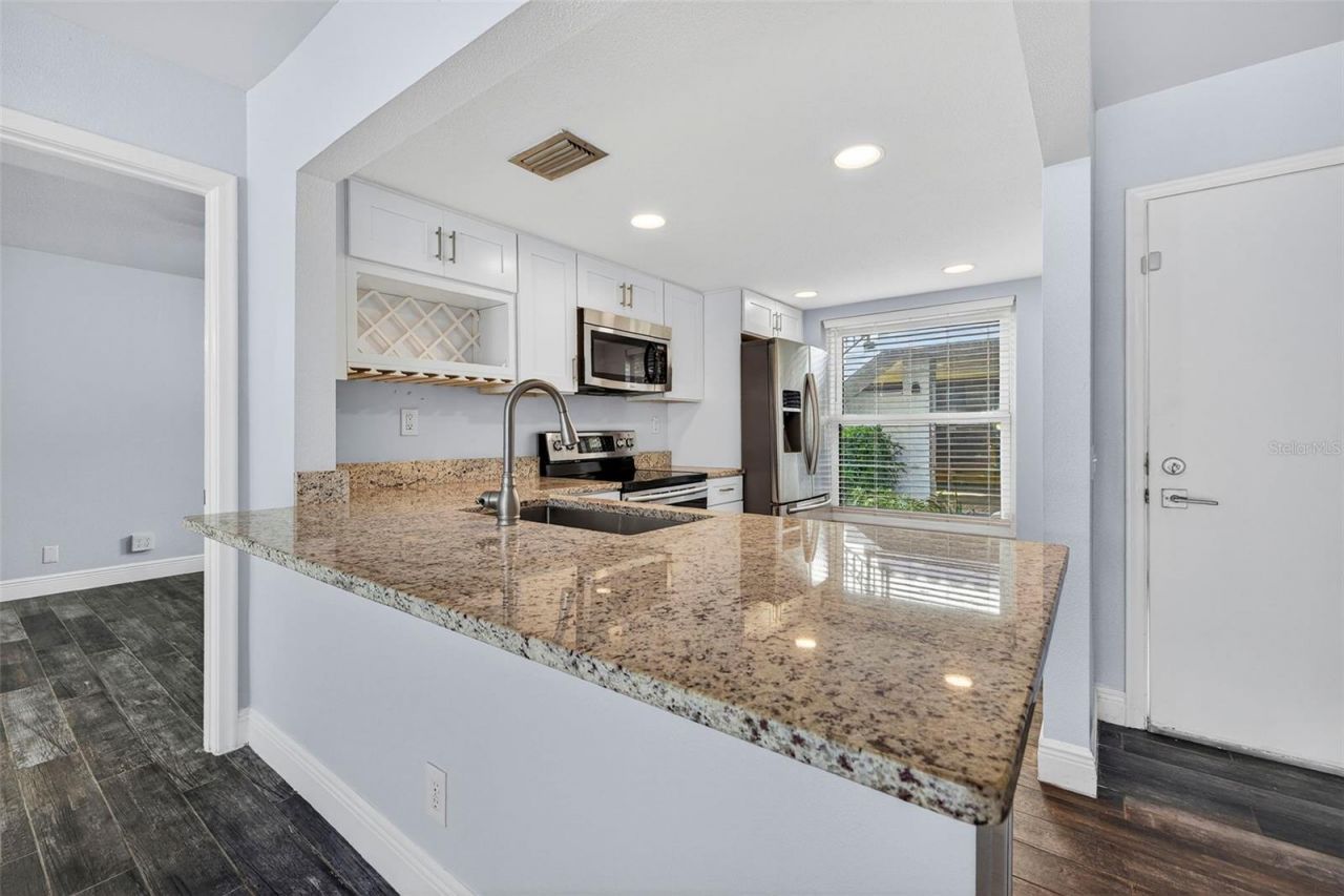 6210 Sun Boulevard, Unit 112, Saint Petersburg, FL 33715 Photo