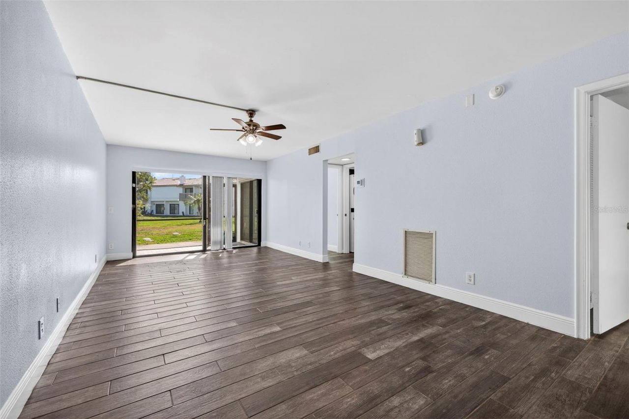 6210 Sun Boulevard, Unit 112, Saint Petersburg, FL 33715 Photo