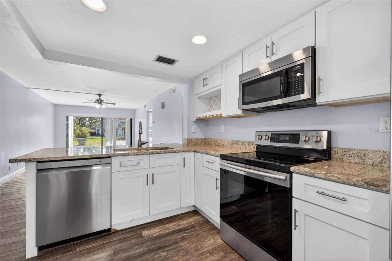 6210 Sun Boulevard, Unit 112, Saint Petersburg, FL 33715 Photo