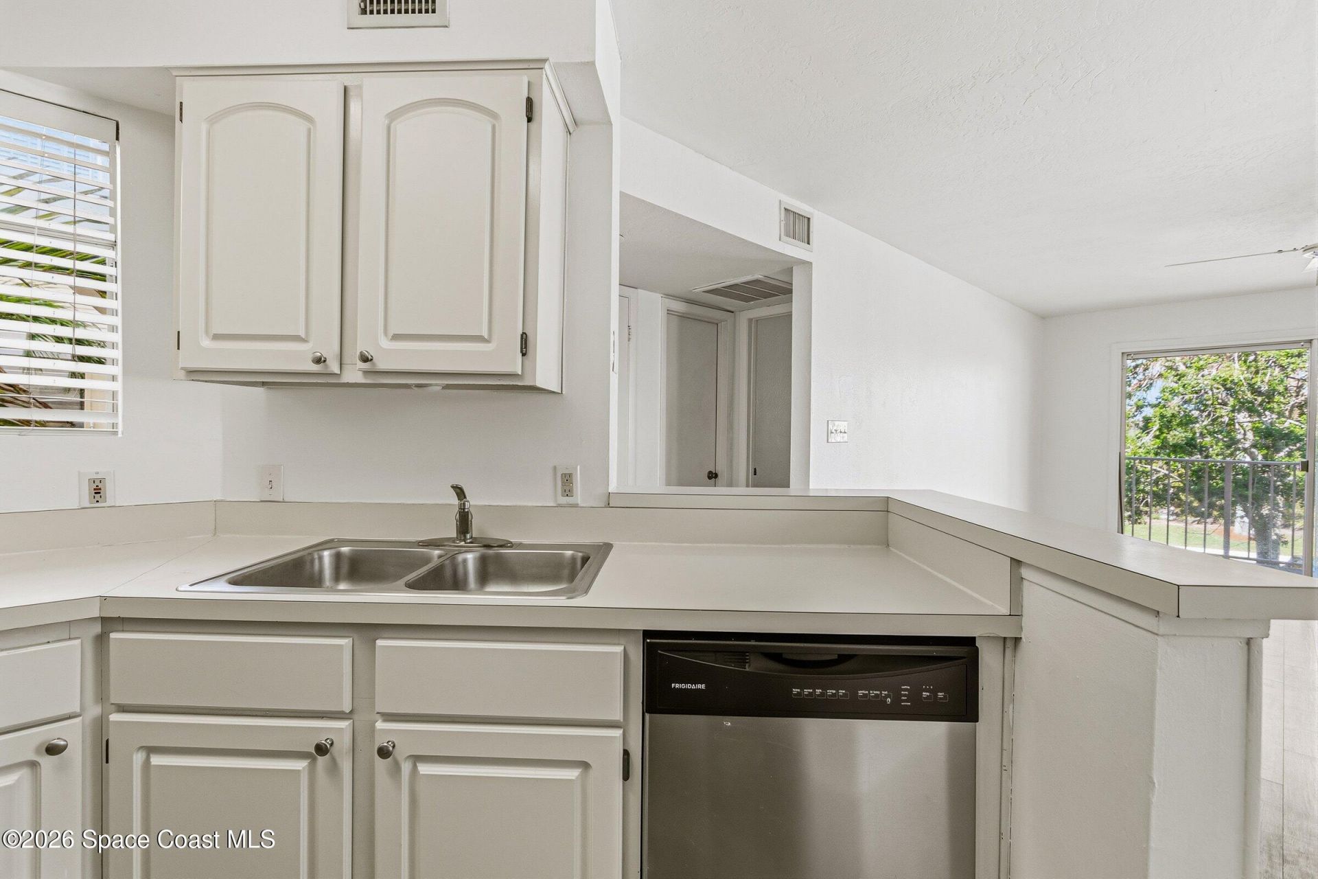 1951 Island Club Drive, Unit 37, Indialantic, FL 32903 Photo