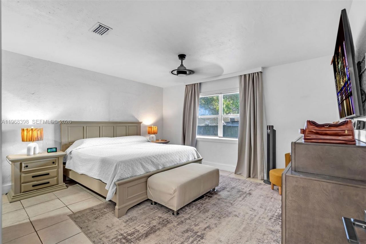 3364 NW 51st Ter, Miami, FL 33142 Photo