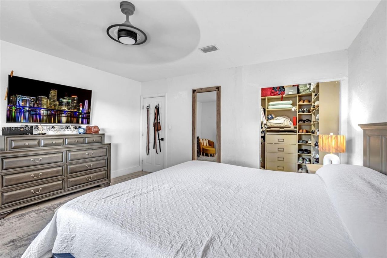 3364 NW 51st Ter, Miami, FL 33142 Photo