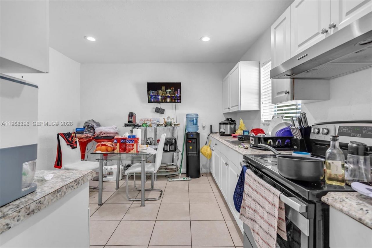 3364 NW 51st Ter, Miami, FL 33142 Photo