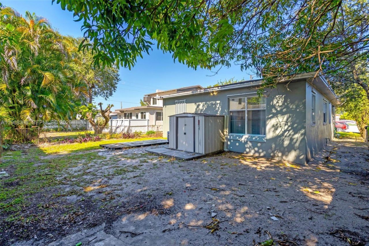 3364 NW 51st Ter, Miami, FL 33142 Photo