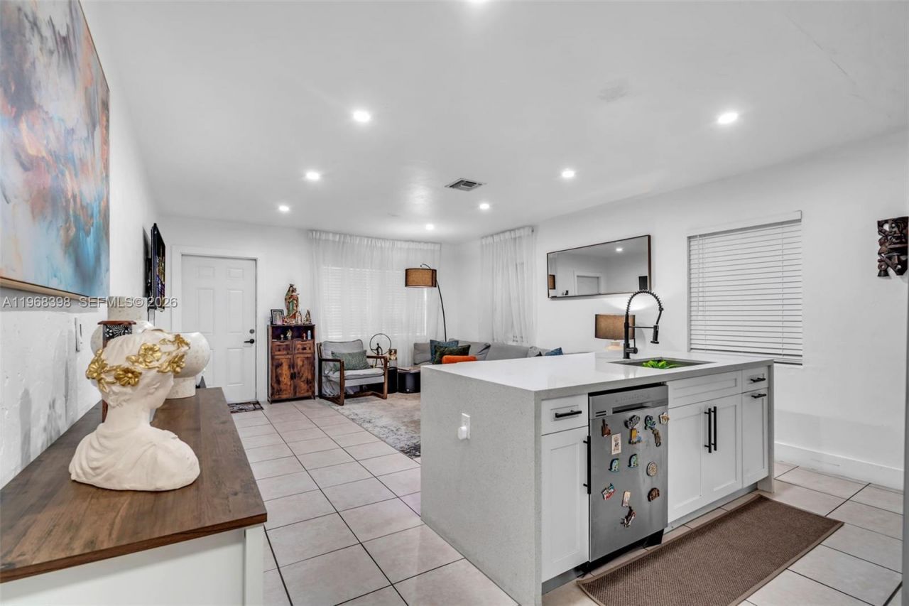 3364 NW 51st Ter, Miami, FL 33142 Photo