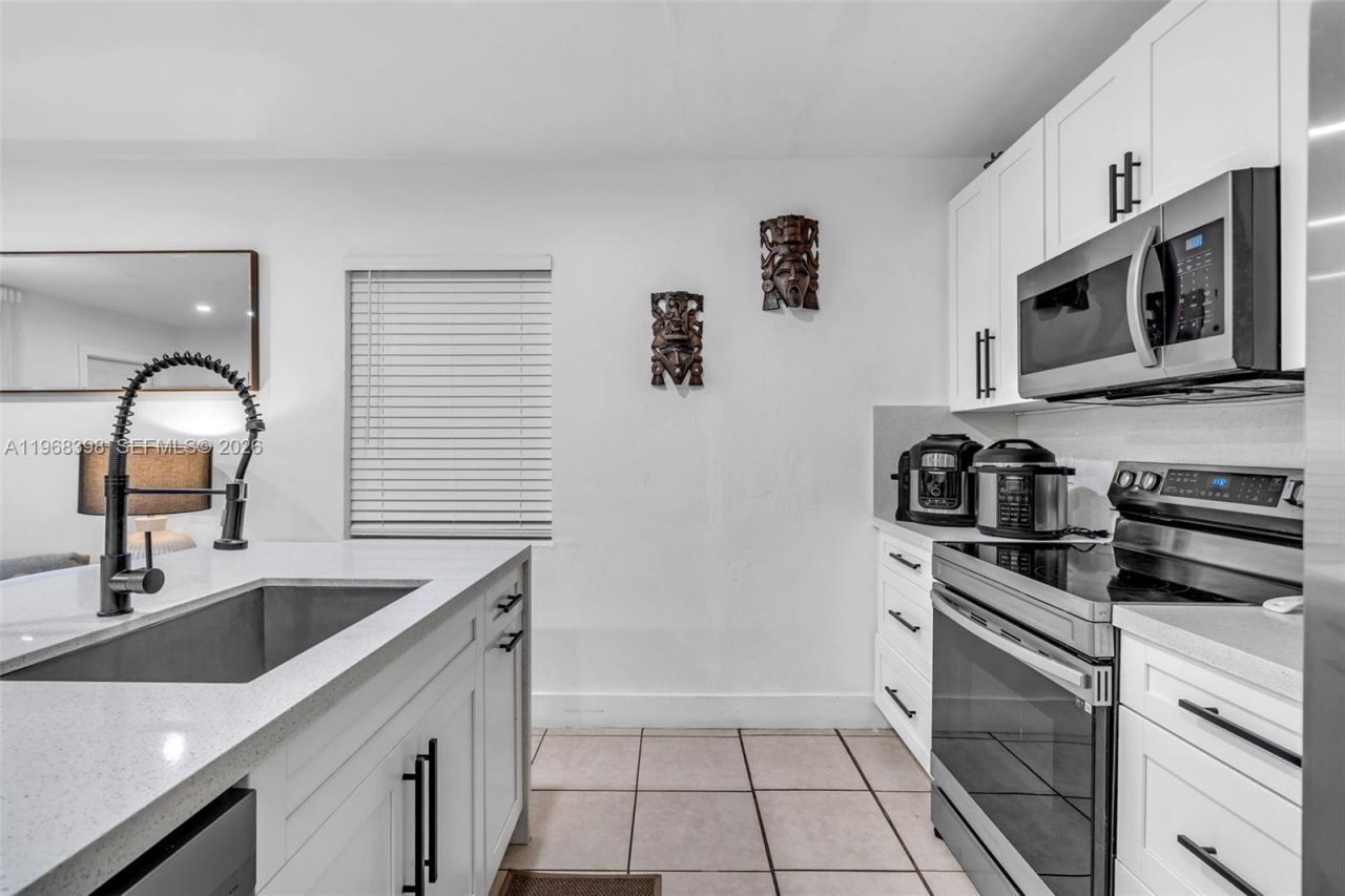 3364 NW 51st Ter, Miami, FL 33142 Photo