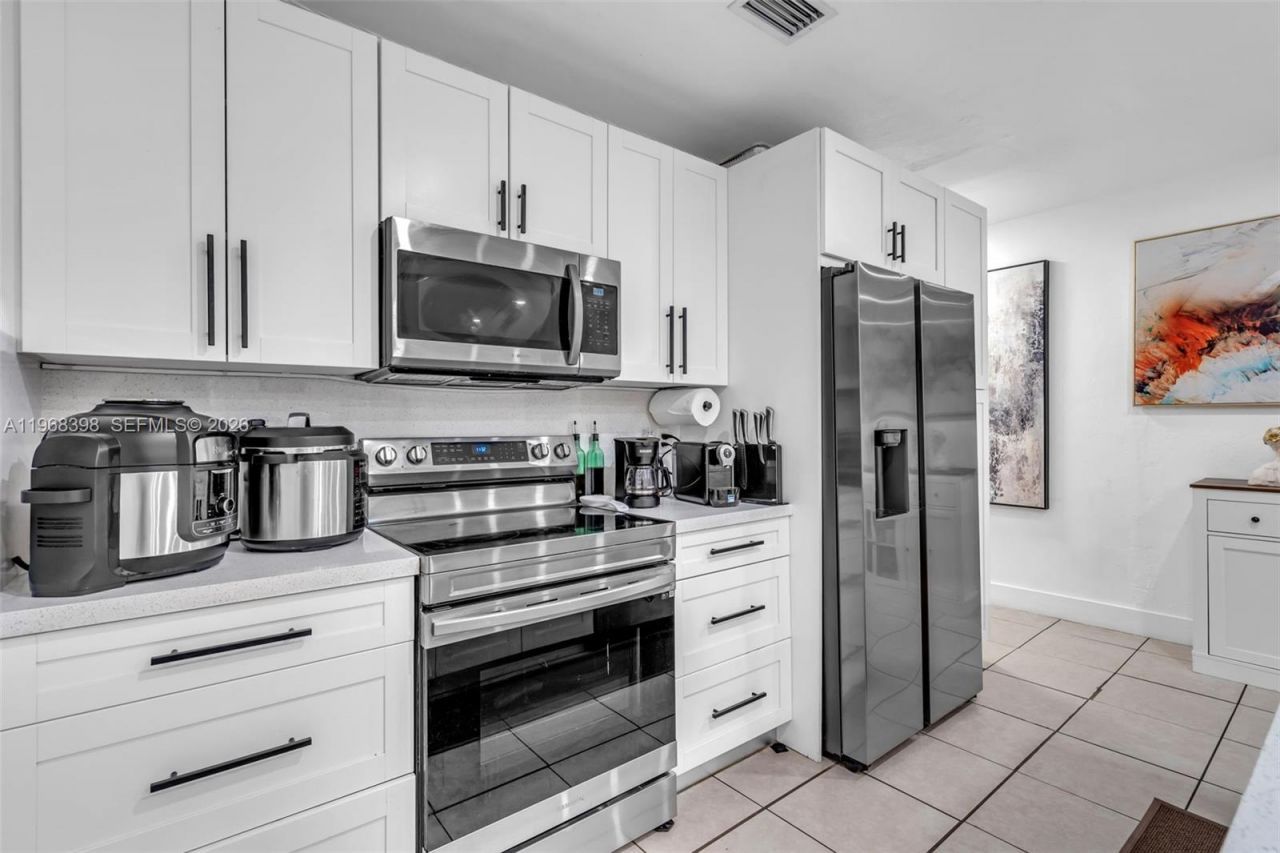 3364 NW 51st Ter, Miami, FL 33142 Photo