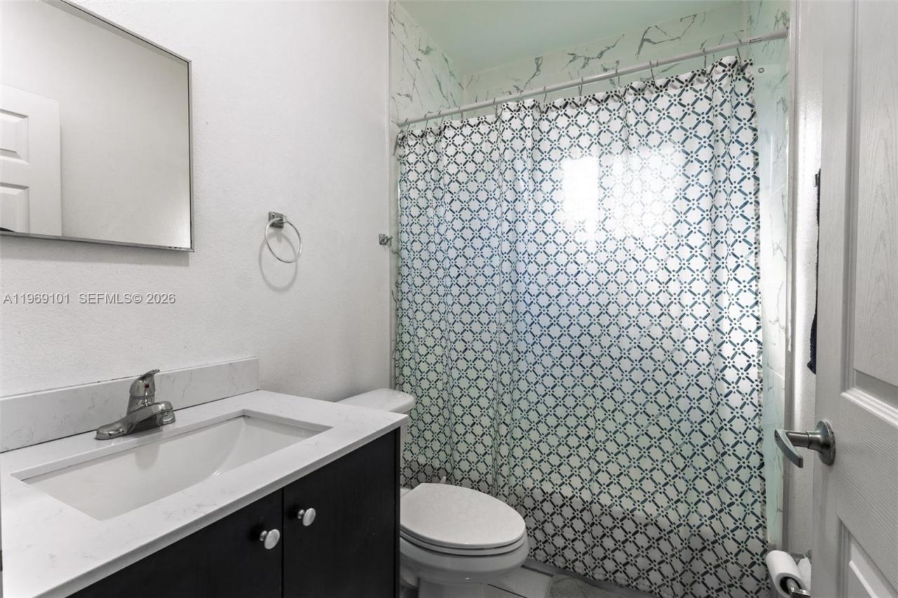 1998 NW 47th St, Miami, FL 33142 Photo