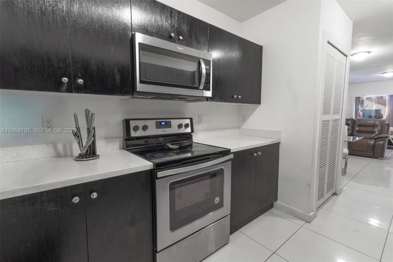 1998 NW 47th St, Miami, FL 33142 Photo