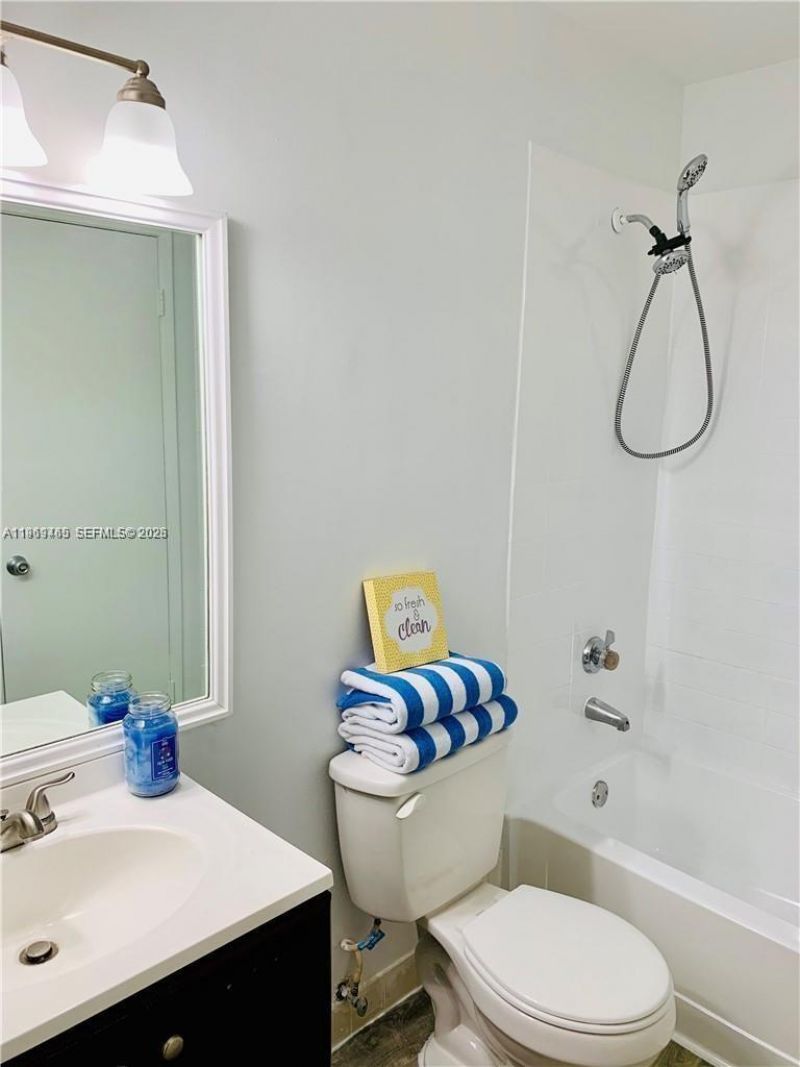 9921 Nob Hill Ln , Unit 9921, Sunrise, FL 33351 Photo