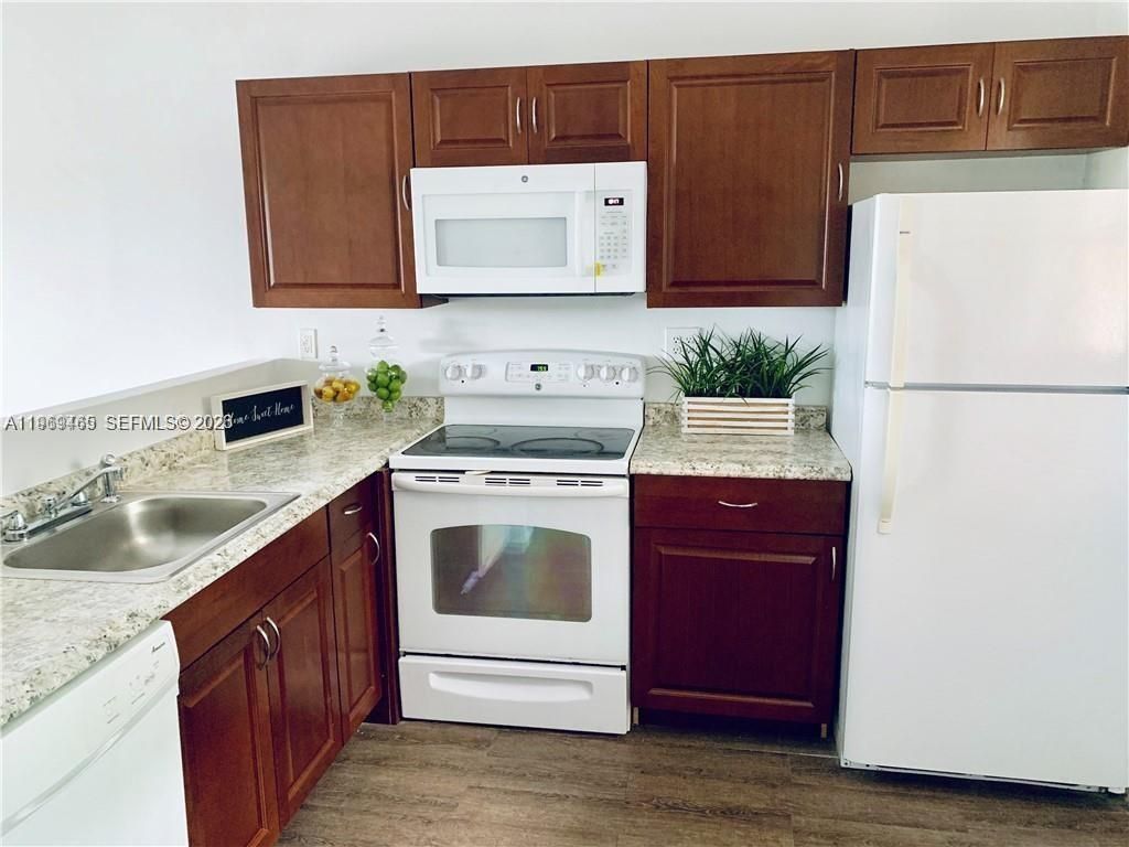 9921 Nob Hill Ln , Unit 9921, Sunrise, FL 33351 Photo