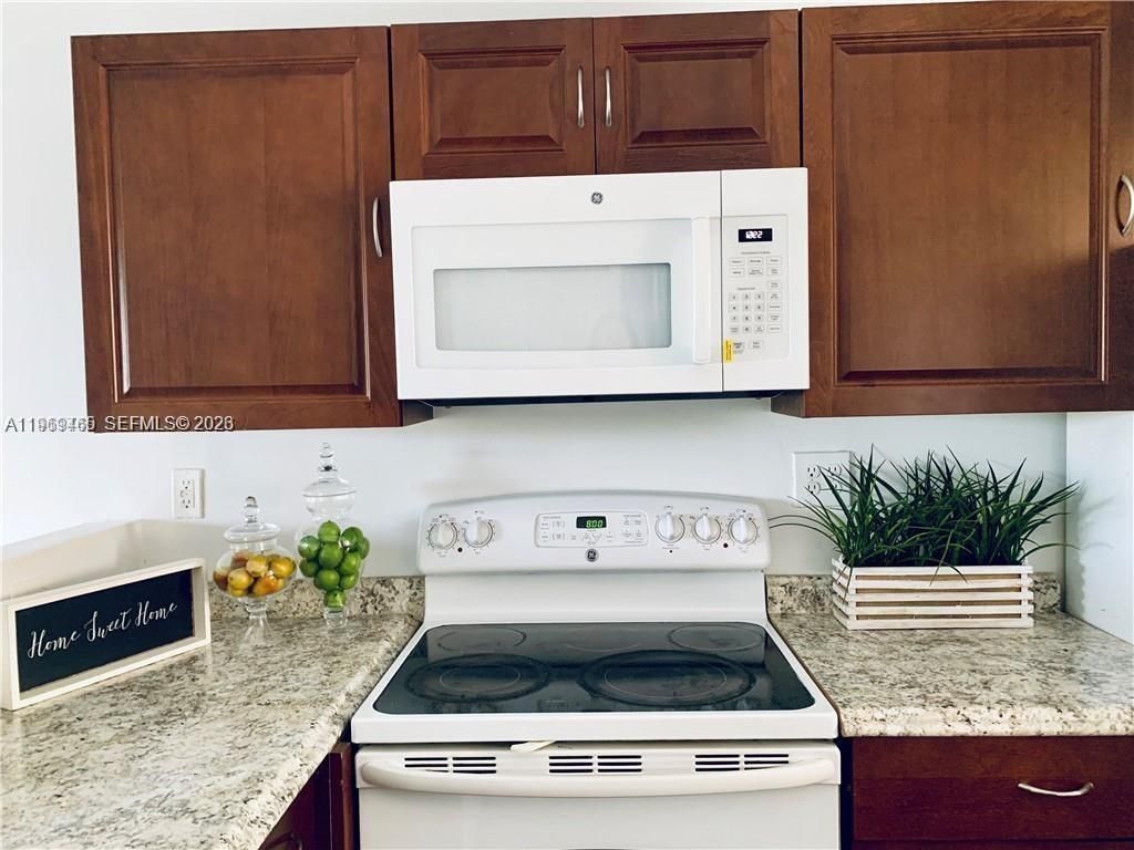 9921 Nob Hill Ln , Unit 9921, Sunrise, FL 33351 Photo