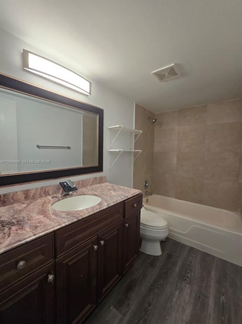 6500 Cypress Rd , Unit 301, Plantation, FL 33317 Photo