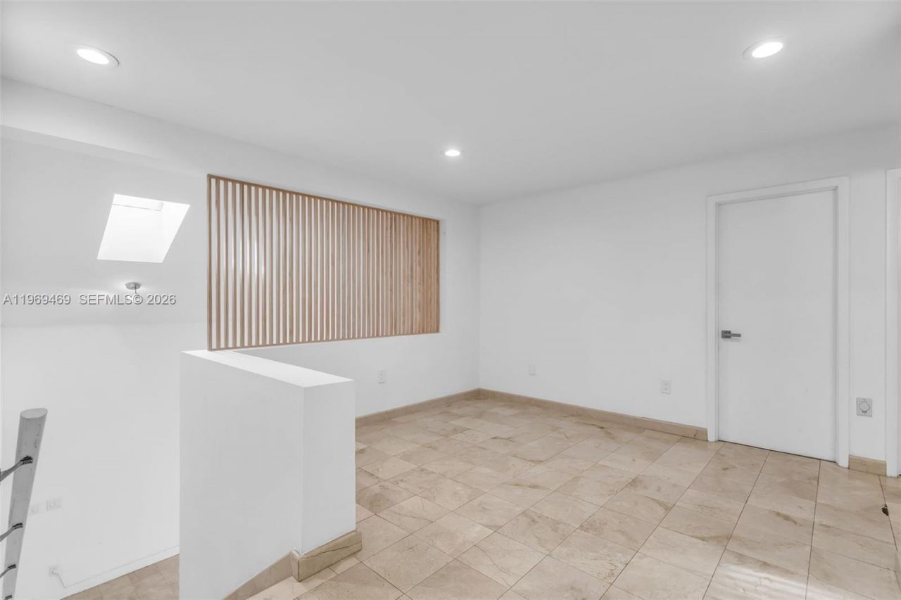 1769 Wa Kee Na Dr, Miami, FL 33133 Photo