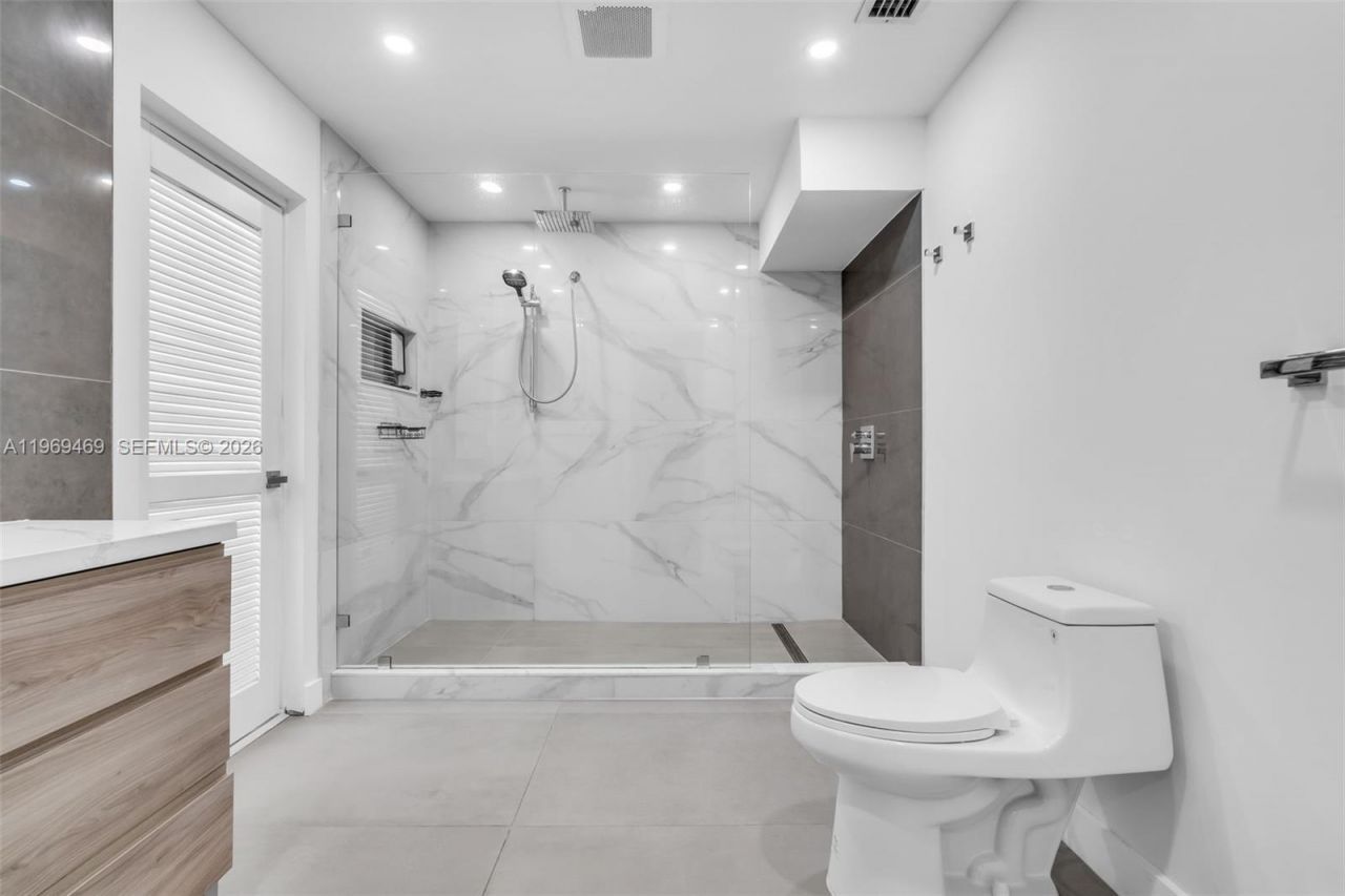 1769 Wa Kee Na Dr, Miami, FL 33133 Photo