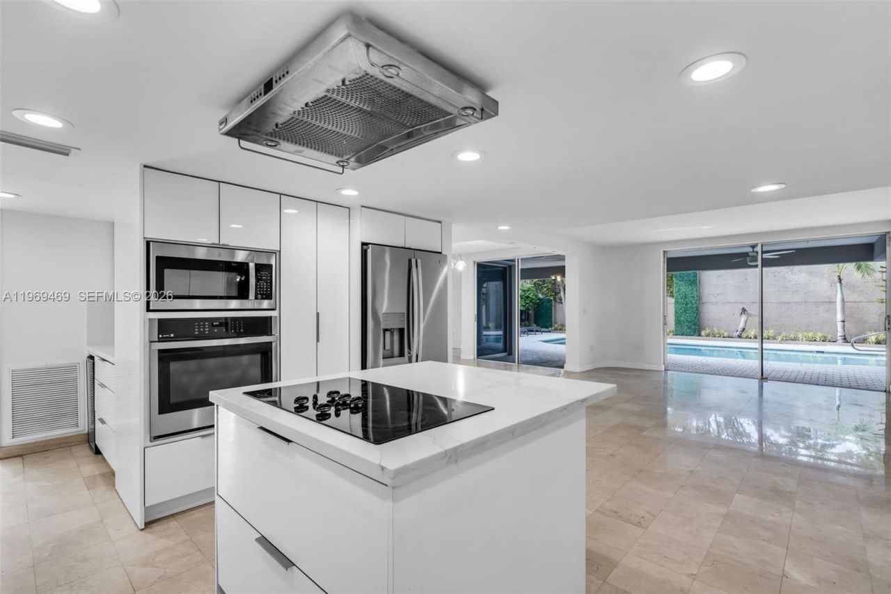 1769 Wa Kee Na Dr, Miami, FL 33133 Photo