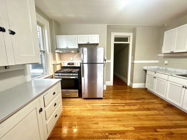 589 Pleasant Street, Unit 4R, Holyoke, MA 01040