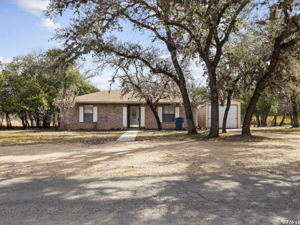 292 Montague, Bandera, TX 78003