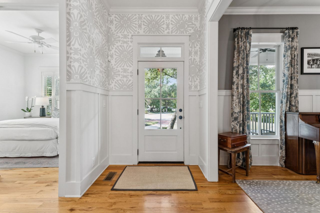 396 Evian Way Photo 11