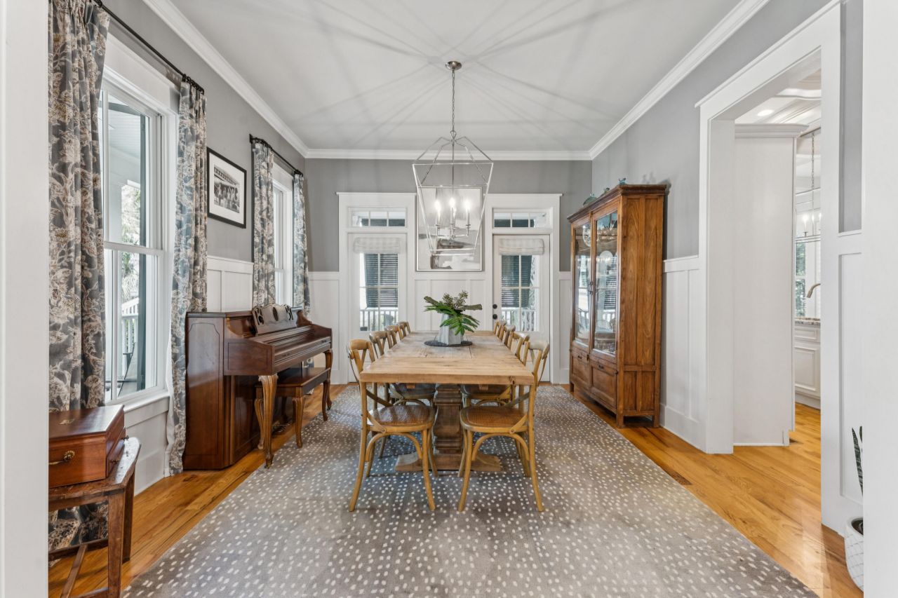 396 Evian Way Photo 13