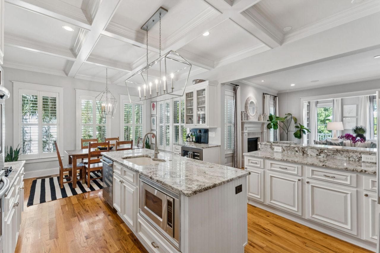 396 Evian Way Photo 16