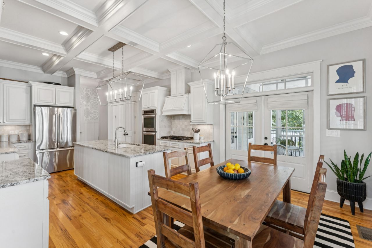 396 Evian Way Photo 18