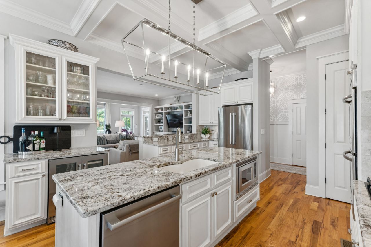 396 Evian Way Photo 20