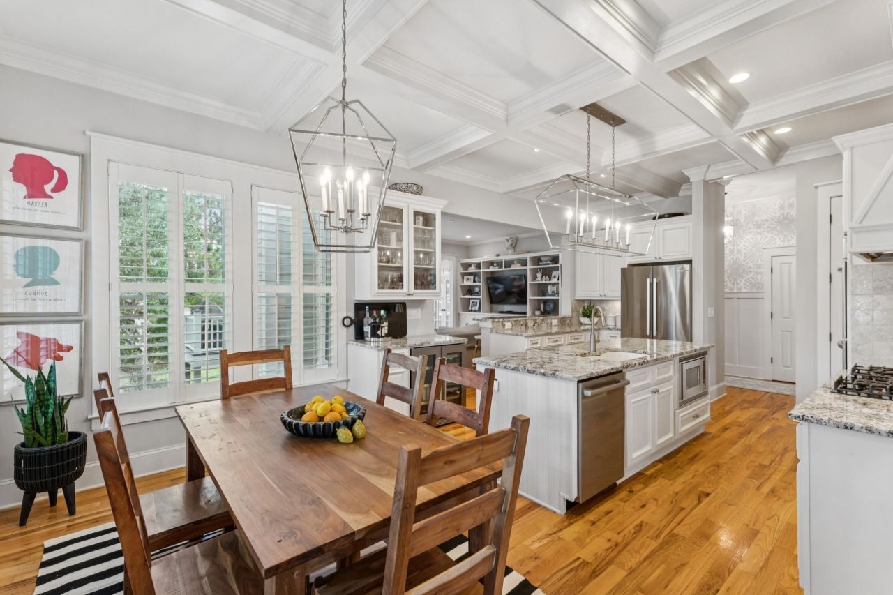 396 Evian Way Photo 21