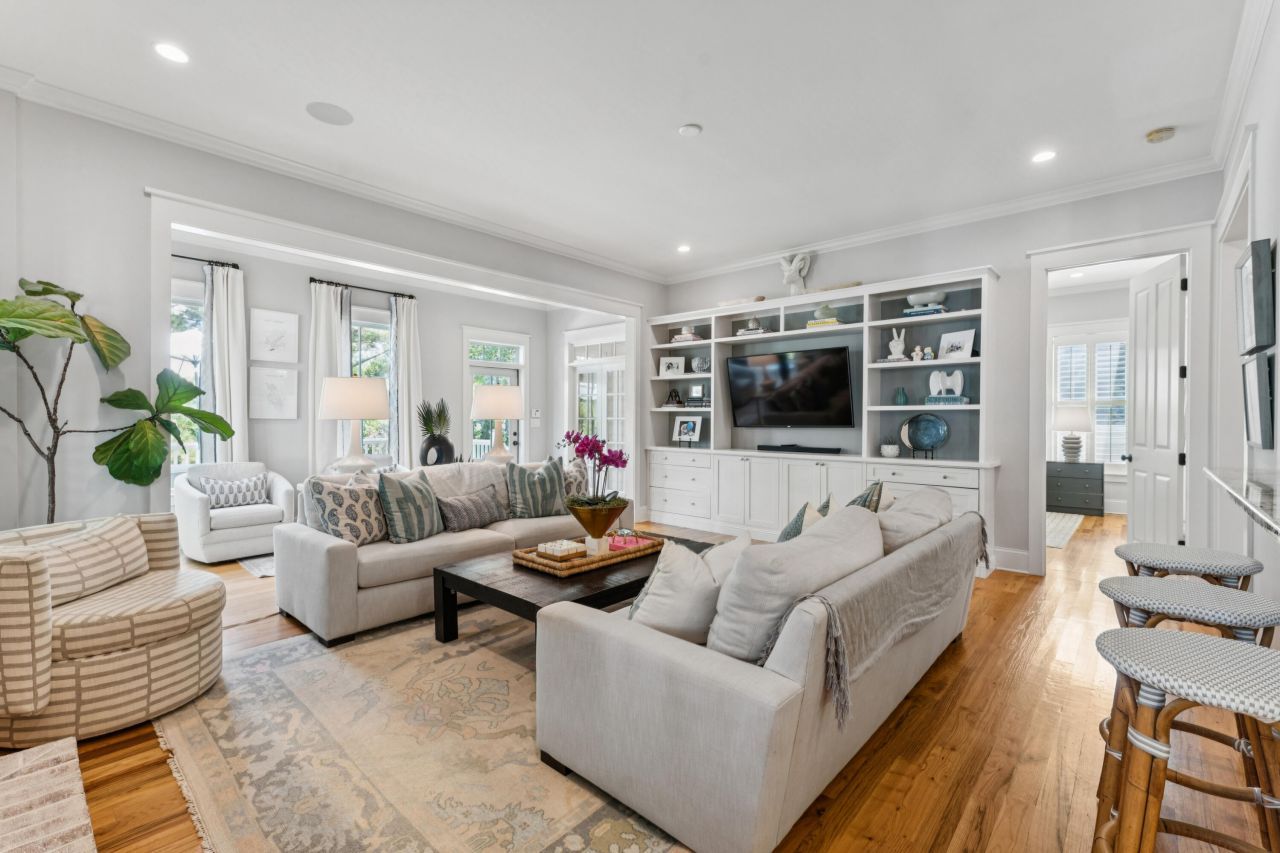 396 Evian Way Photo 27