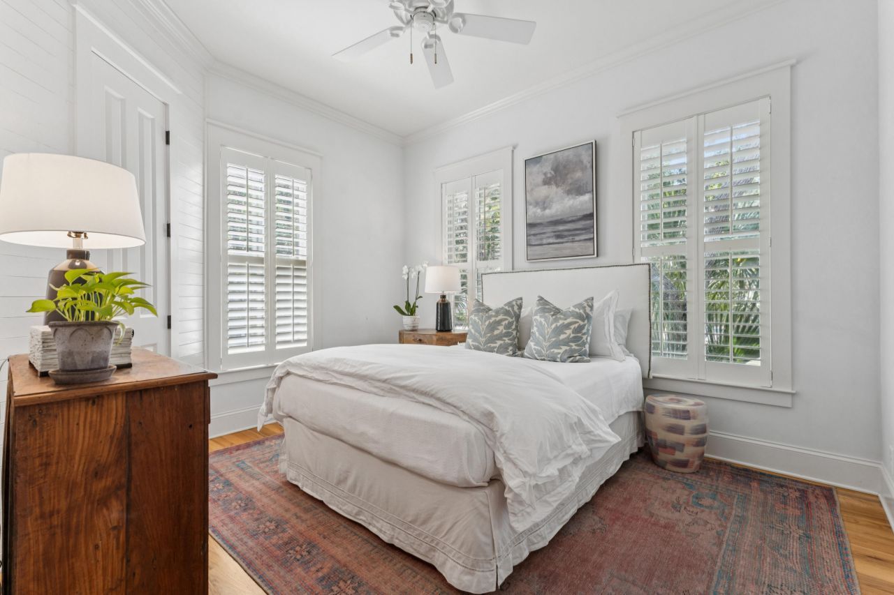 396 Evian Way Photo 31