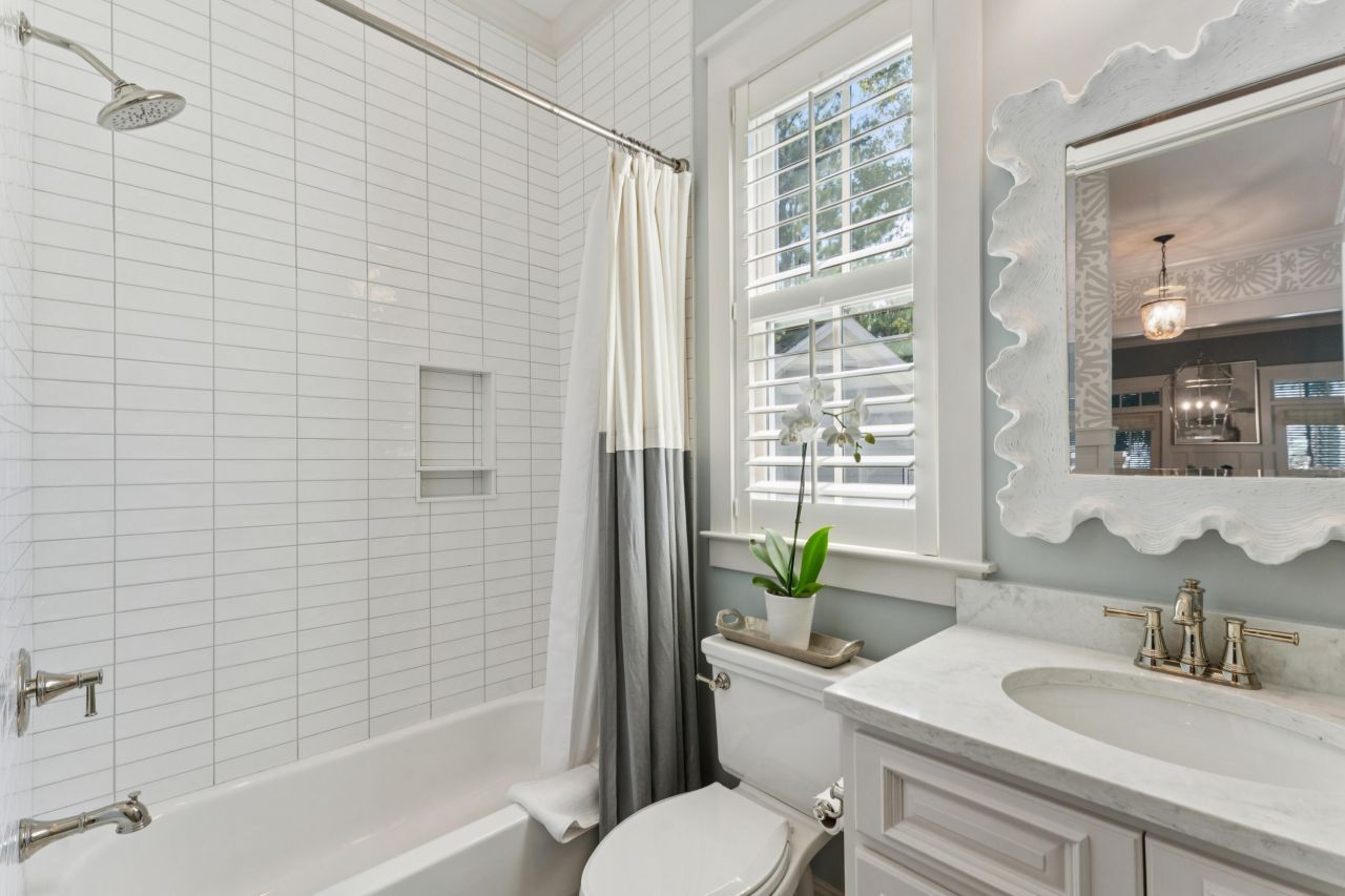 396 Evian Way Photo 32