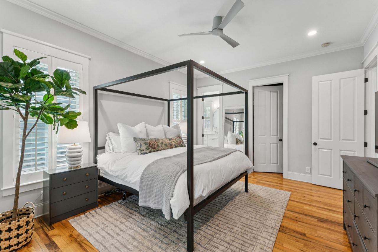 396 Evian Way Photo 34